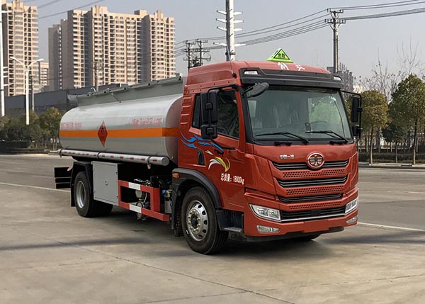 楚飞牌CLQ5180GYY6CA型运油车