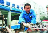 人们歌颂的垃圾车处理工作—垃圾车队队长入选中国好人